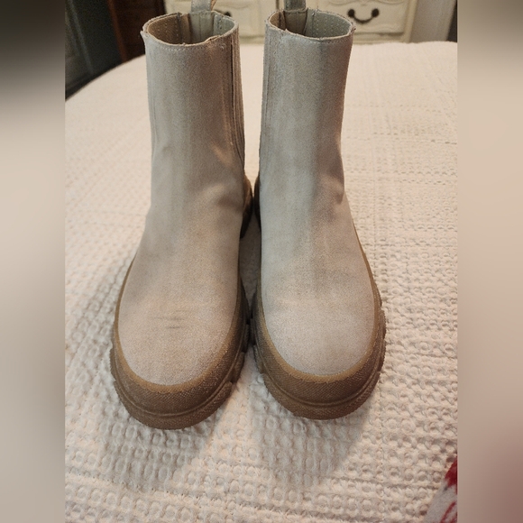 Max Mara Genepi Beige Cream Suede Chunky Ankle Boots Size 40/US 9 Luxury Grunge - Picture 14 of 14